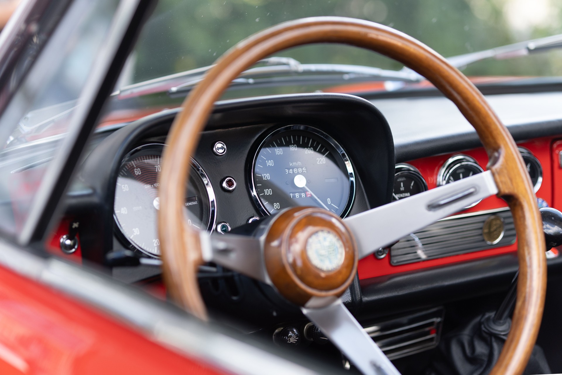 Open Vintage Car – Red Interior and Classic Dashboard